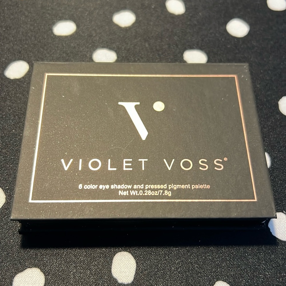 New Violet Voss 6-color eyeshadow palette